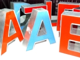 不(bù)鏽鋼發光(guāng)字